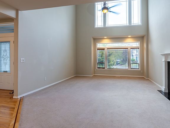 4th image of 17608 Panorama Blvd E