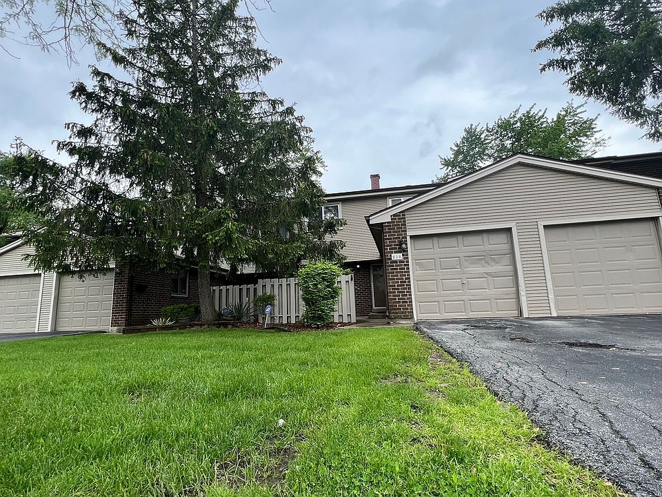 2nd image of 838 Greenbriar Ln Unit 838