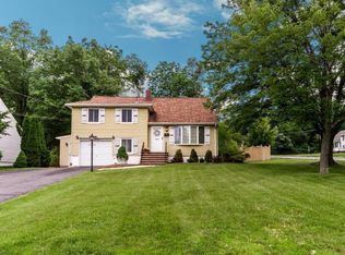 31 Spier Dr, Livingston, NJ
