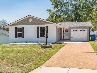 12524 Roth Hill Dr, Maryland Heights, MO, 63043