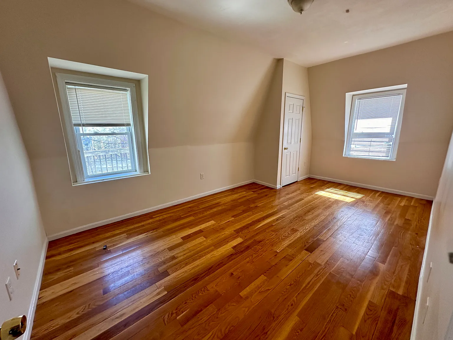 2 bed, 1000 sqft, $2,800 — Photo 4