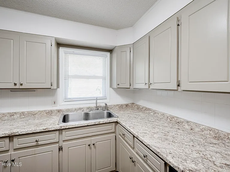 2107 Faircrest Ave #A — Photo 5
