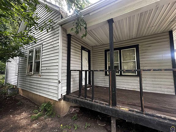 3rd image of 313 SW 13th St