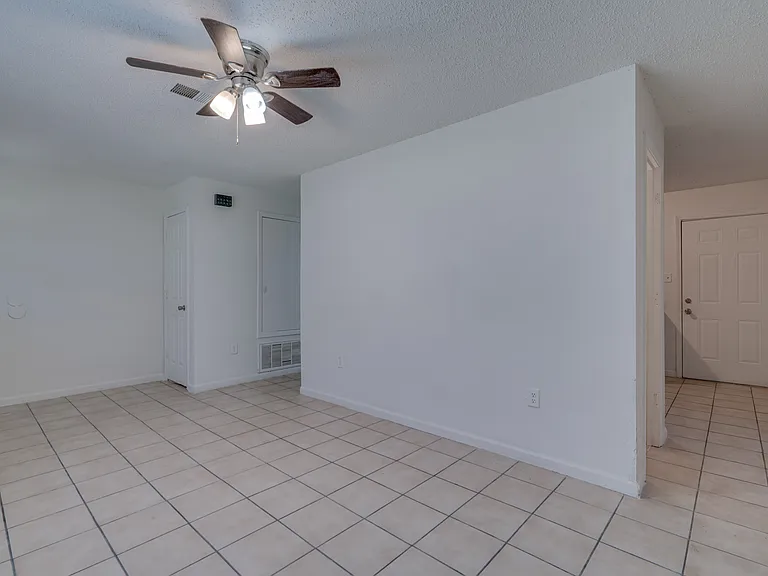 3333 12th St #6 — Photo 7