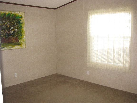 2nd image of 239 Lakeshore Dr
