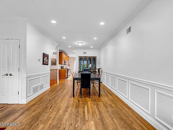 5th image of 415 1st Street #1
