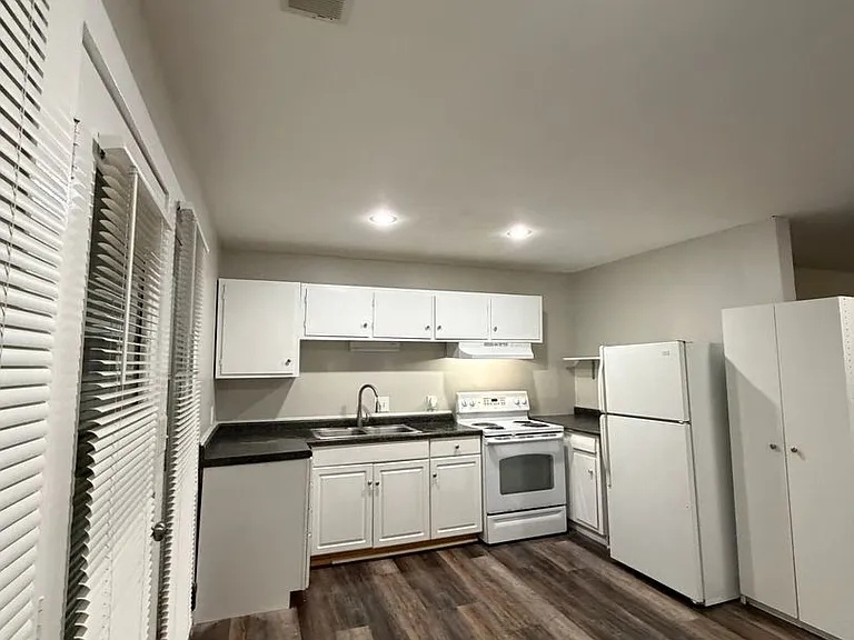 6118 Dickson Rd — Photo 12