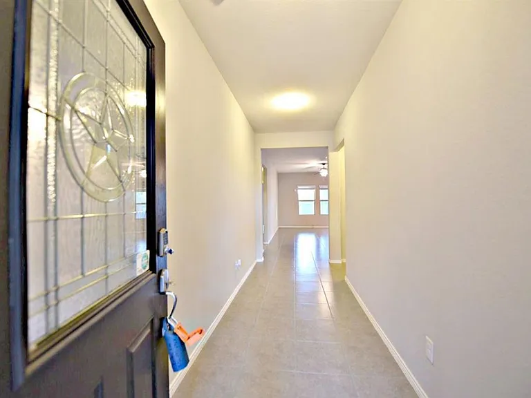 828 Hillrose Dr — Photo 7