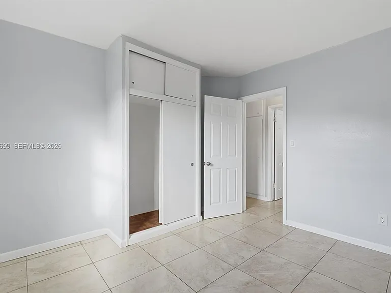 533 NW 15th Way — Photo 12