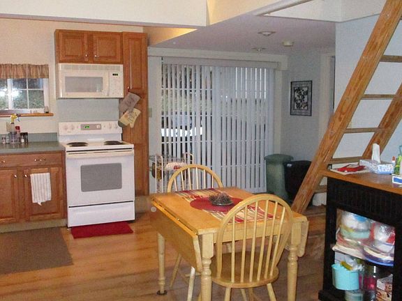 4th image of 131 Perkins Ln