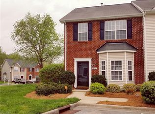 1813 Olivers Crossing Cir, Winston Salem, NC 27127