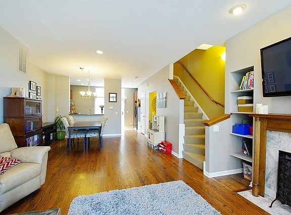5th image of 5350 N Damen Ave Unit E