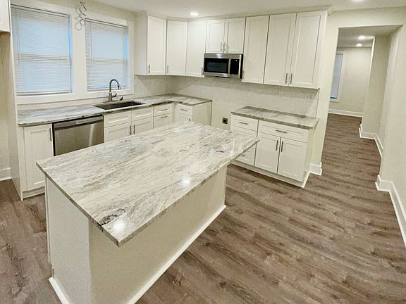5th image of 1021 W 34th St #1023
