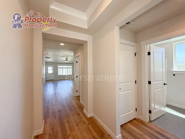 4186 S Solaris Ave — Photo 2