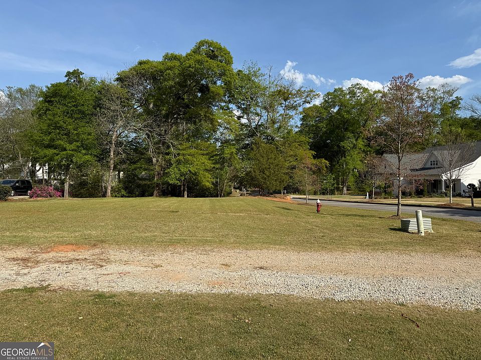 1st image of 533 Village Rd