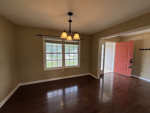 3rd image of 147 Daven Dr