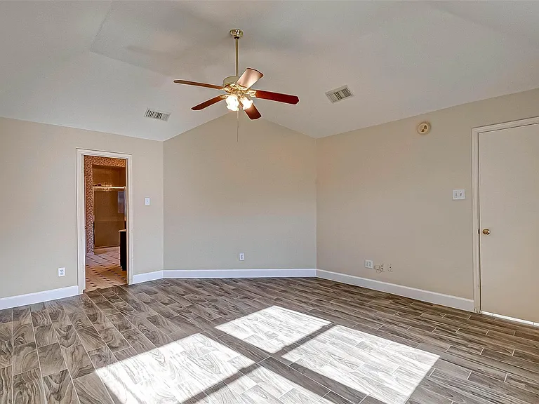 125 Barbetta Ct — Photo 33