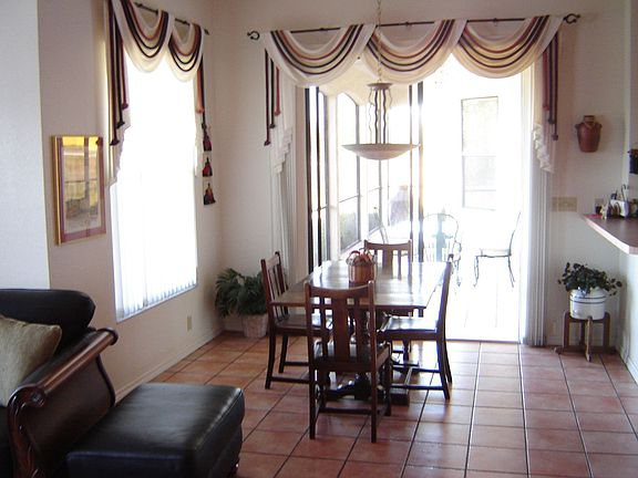 Kitchen Eating Area
