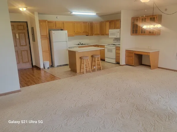 1900 4th Ave SW APT 216, Spencer, IA 51301