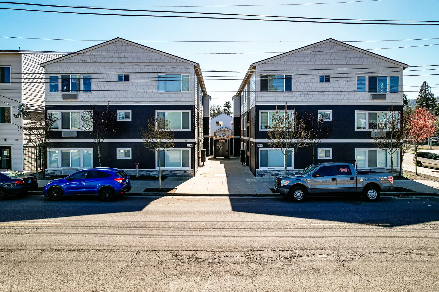 Lombard Apartments — Photo 2