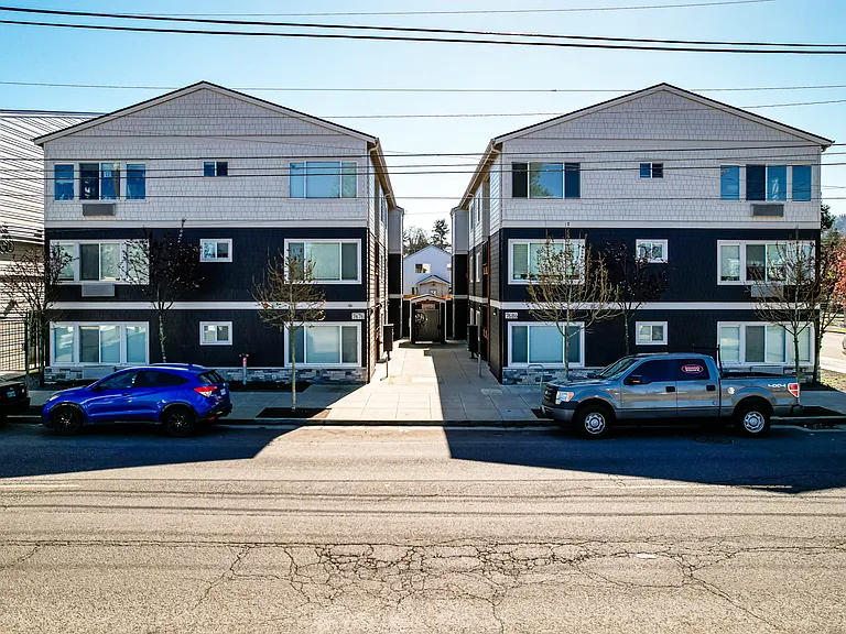 Lombard Apartments — Photo 2