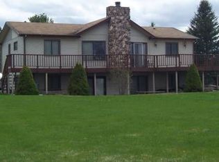 1774 Berkshire Dr, Gladwin, MI 48624