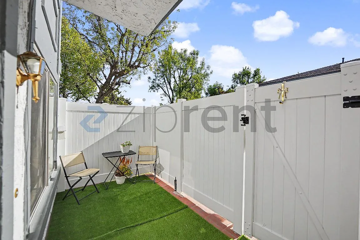 2 bed, 1.5 bath, 922 sqft, $2,650 — Photo 4