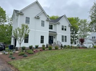 8 Fox Chase Rd, Madison, NJ 07940