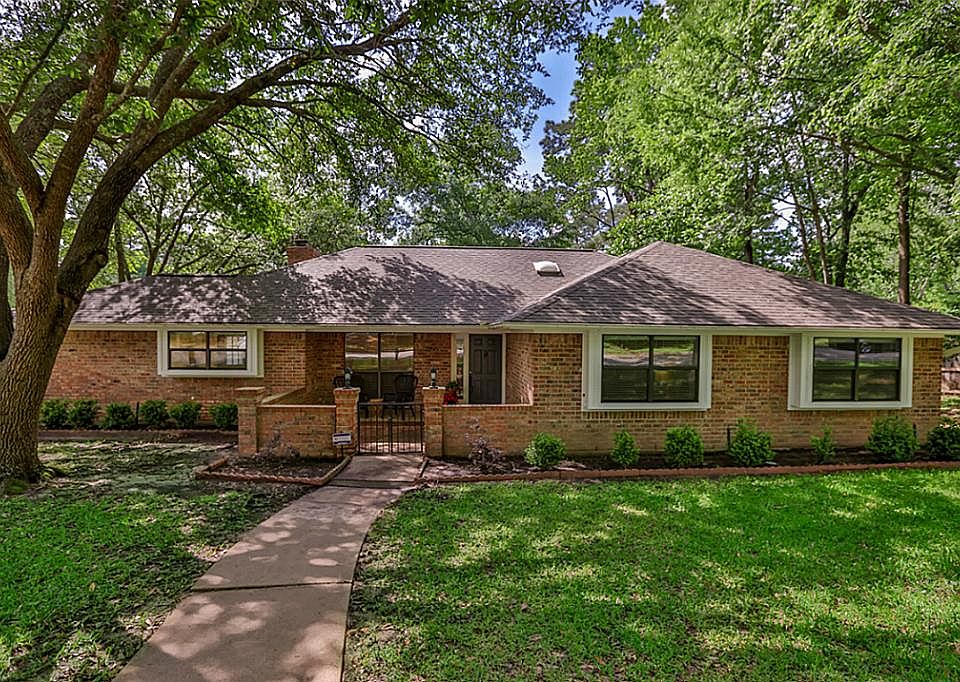 1st image of 1740 E Lake Dr