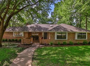 1740 E Lake Dr, Huntsville, TX 77340