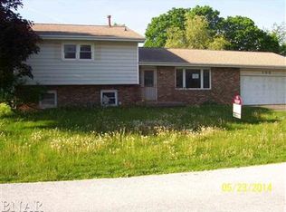 106 Northview Dr, Lexington, IL 61753