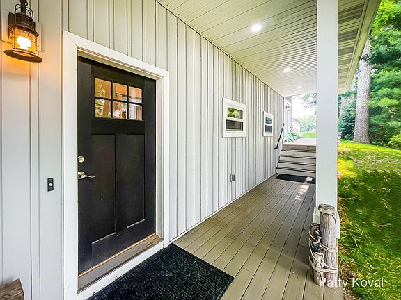 4th image of 2580 Seymour Dr