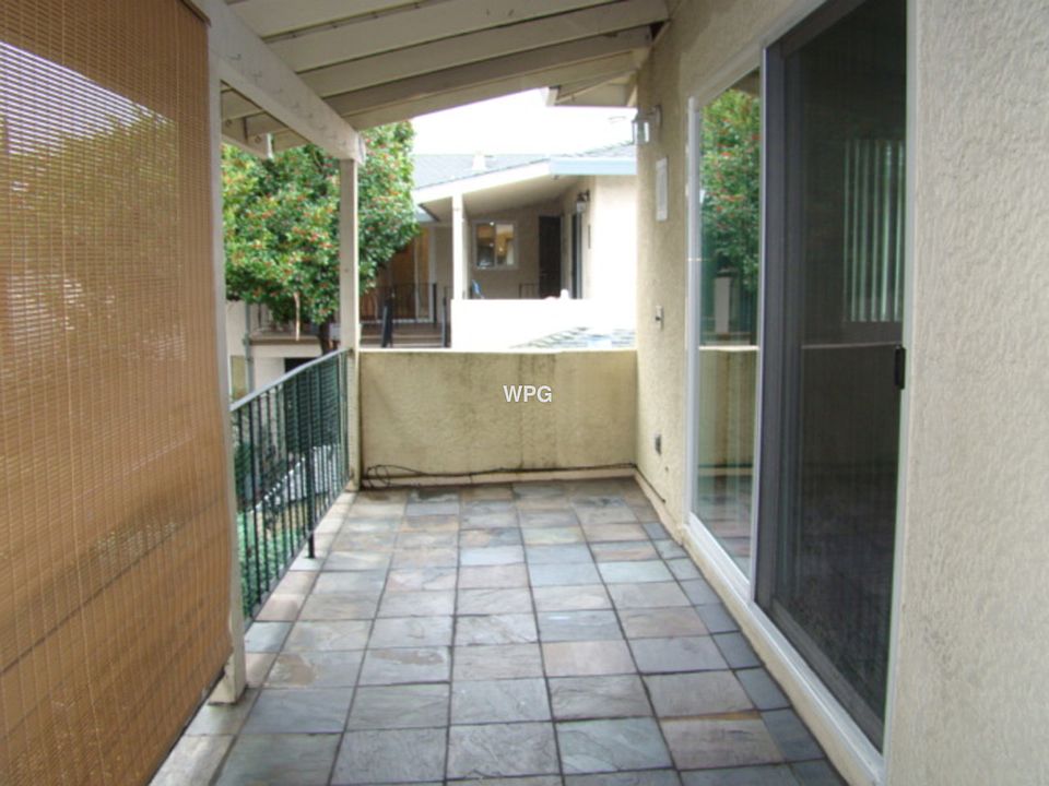 2nd image of 1415 Lexington Dr APT 4