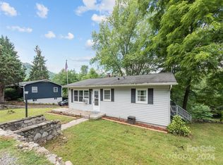 776 Oakdale Rd, Waynesville, NC 28786