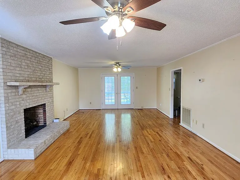 590 Deep Woods Dr — Photo 10