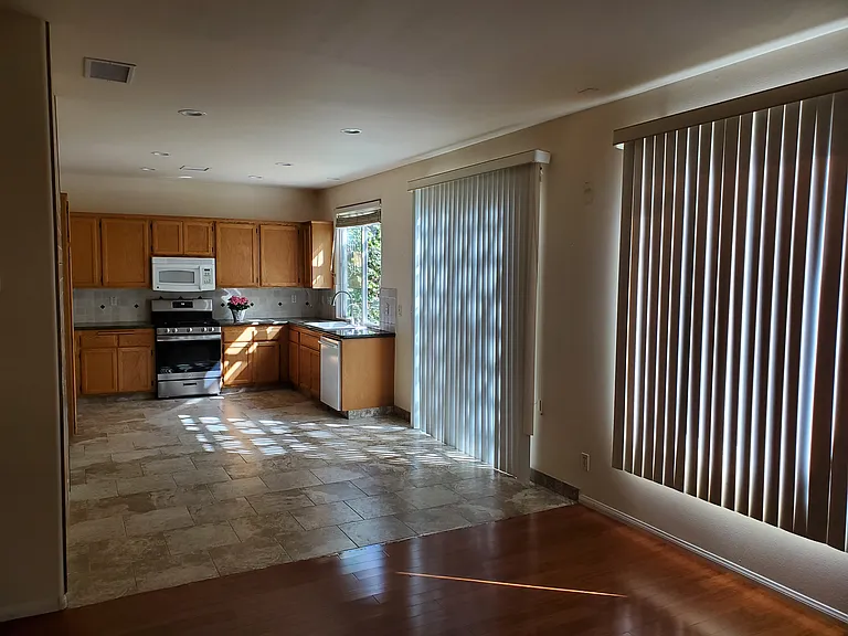 6802 Sweetwater Way — Photo 5