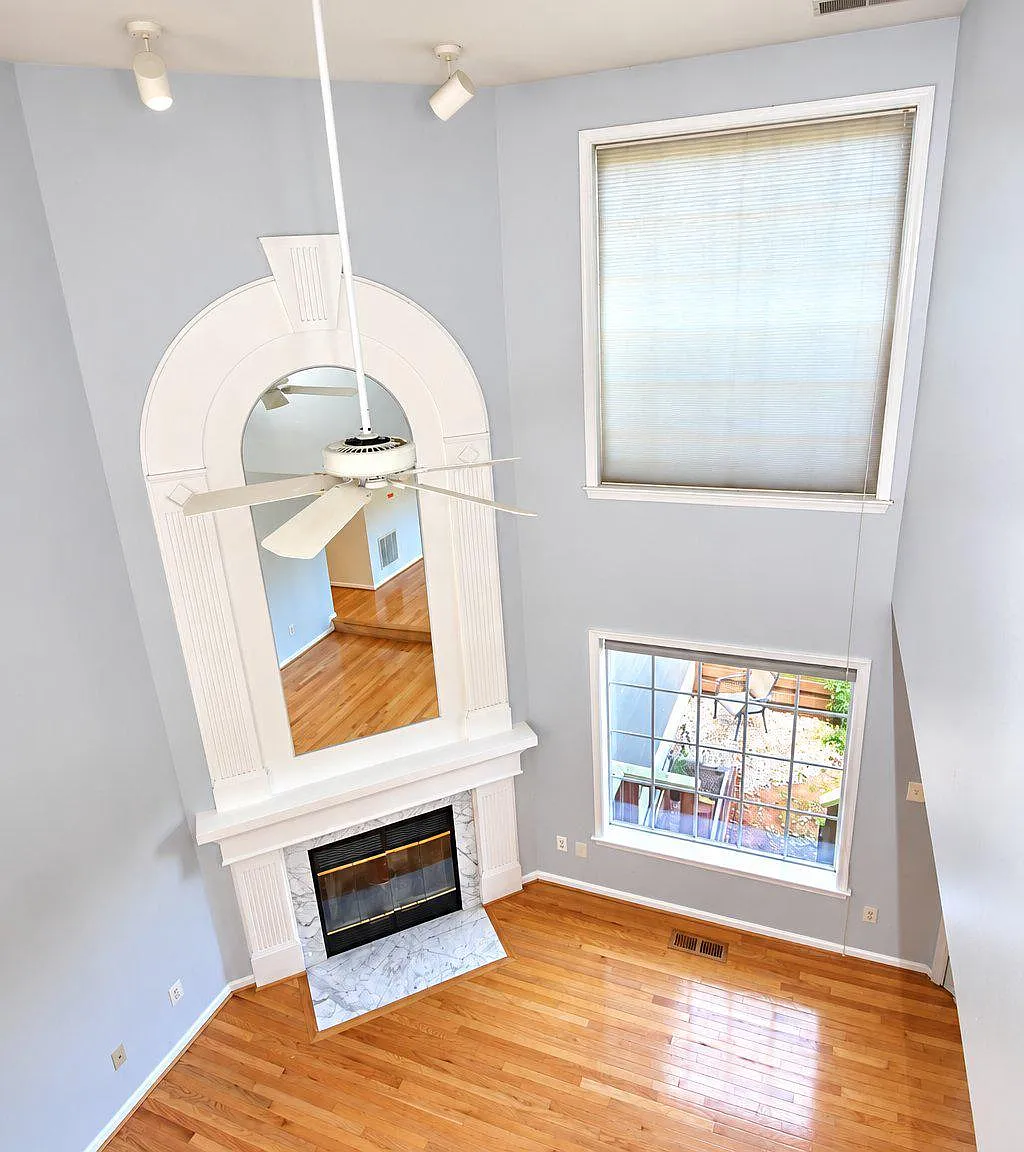 2 bed, 3.5 bath, 2031 sqft, $3,100 — Photo 4