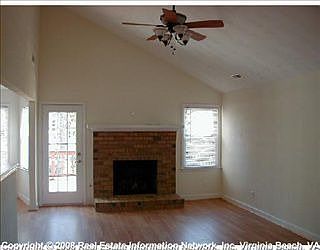 4th image of 903 Brentmoor Ct