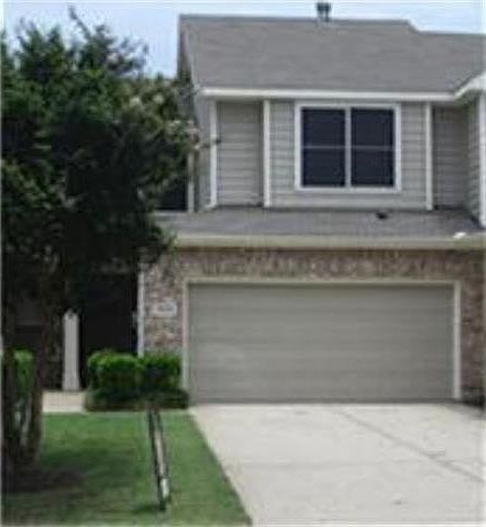 1st image of 9924 Castlewood Dr