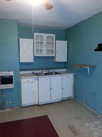 2nd image of 2047 W 51st St