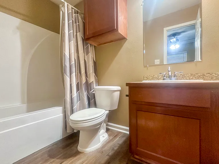 Bath 1 - 507 E Lagarange St, Lake Charles La - Listed by Homes for Rent in Lake Charles LA