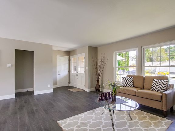 4th image of 5578 Red River Dr