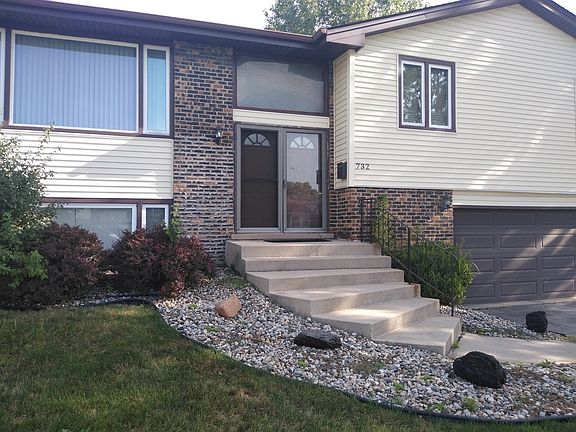 2nd image of 732 E 193rd Pl