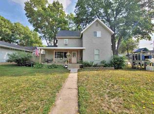 226 W 4th St, Pecatonica, IL