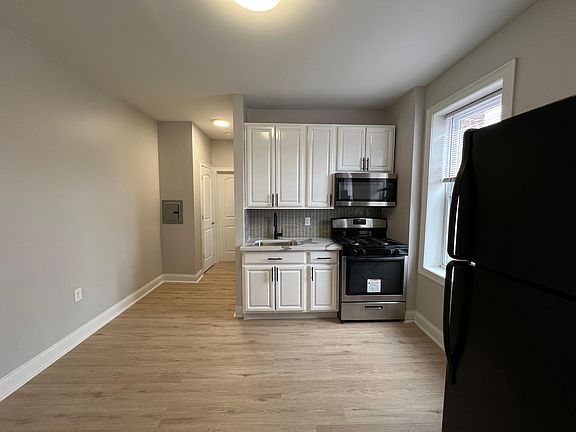 3rd image of 1061 Westside Ave #46L
