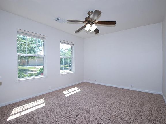 4th image of 2826 Foster Hill Dr