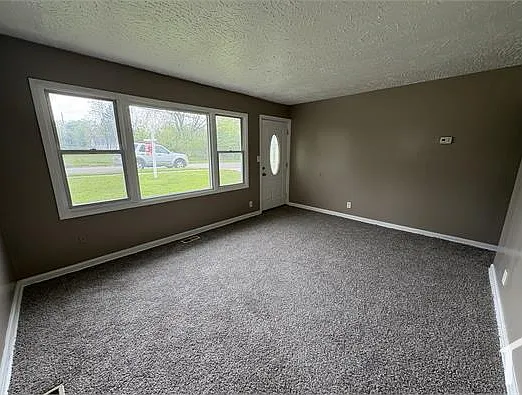 3 bed, 1106 sqft, $1,575 — Photo 2
