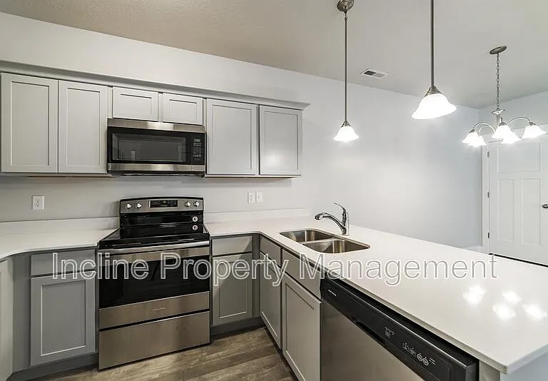 619 N Emery Ln — Photo 4