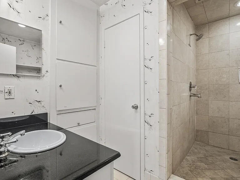 15721 Mapleview Cir — Photo 24
