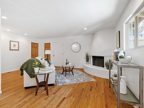 4th image of 124 Pine Breeze Lane